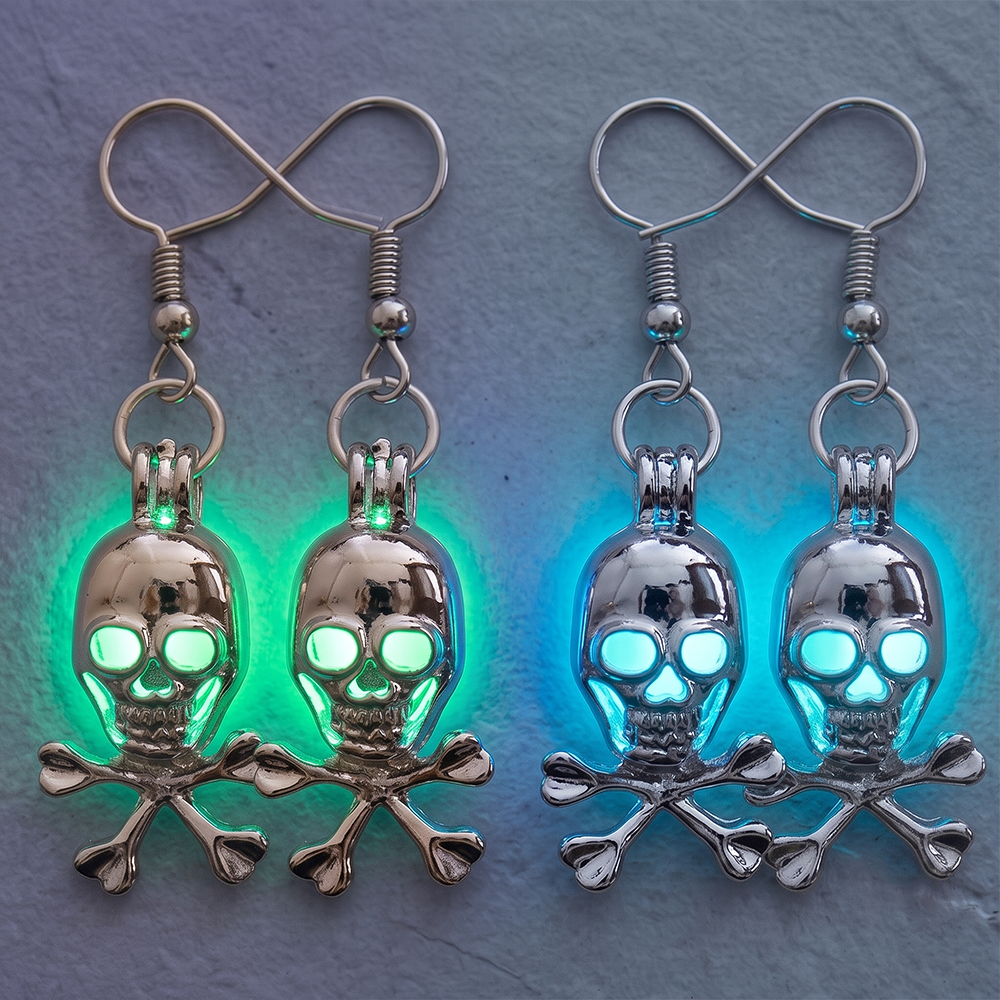 Next2Comfort™ NightPhantom Dark Glowing Skull Earrings