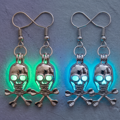 Next2Comfort™ NightPhantom Dark Glowing Skull Earrings